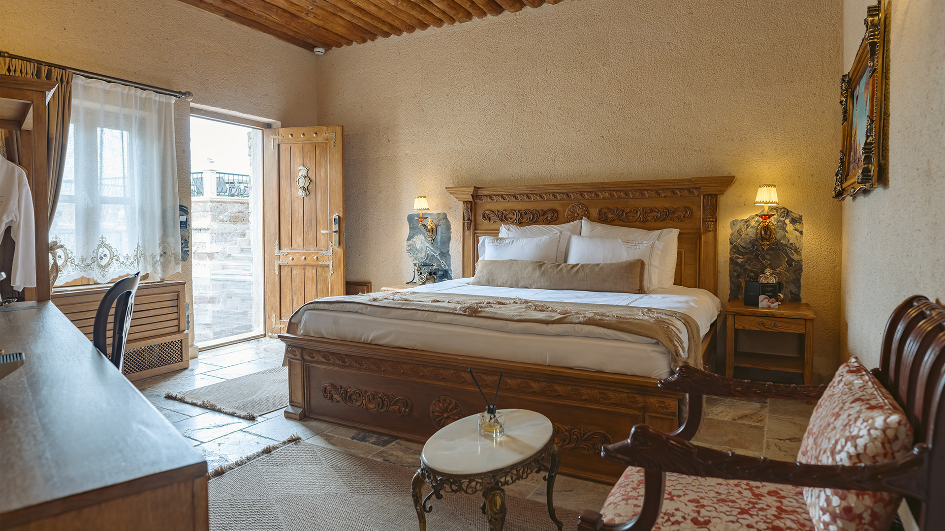 Deluxe Room – Room 303