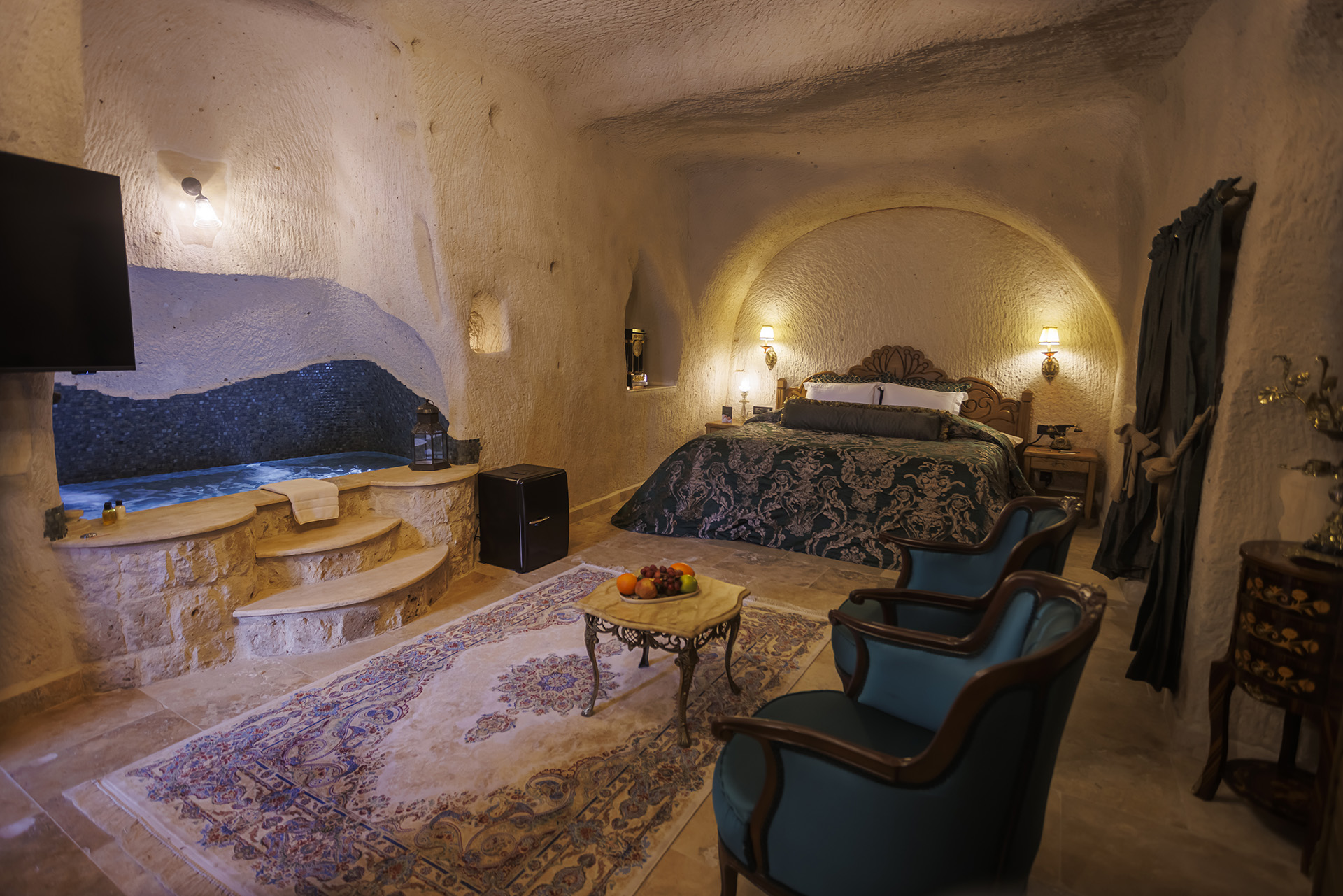 Junior Cave Suite