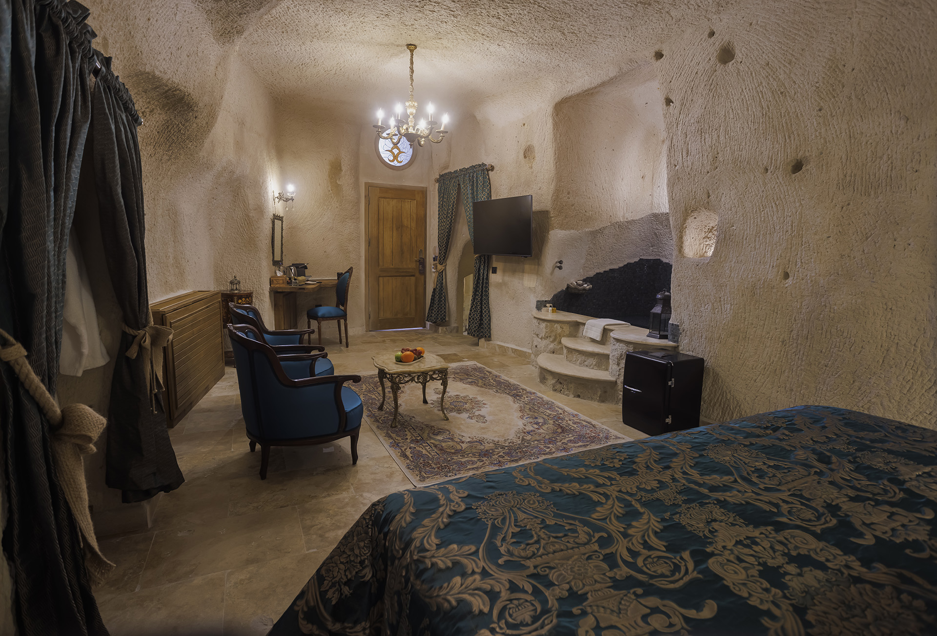 Junior Cave Suite