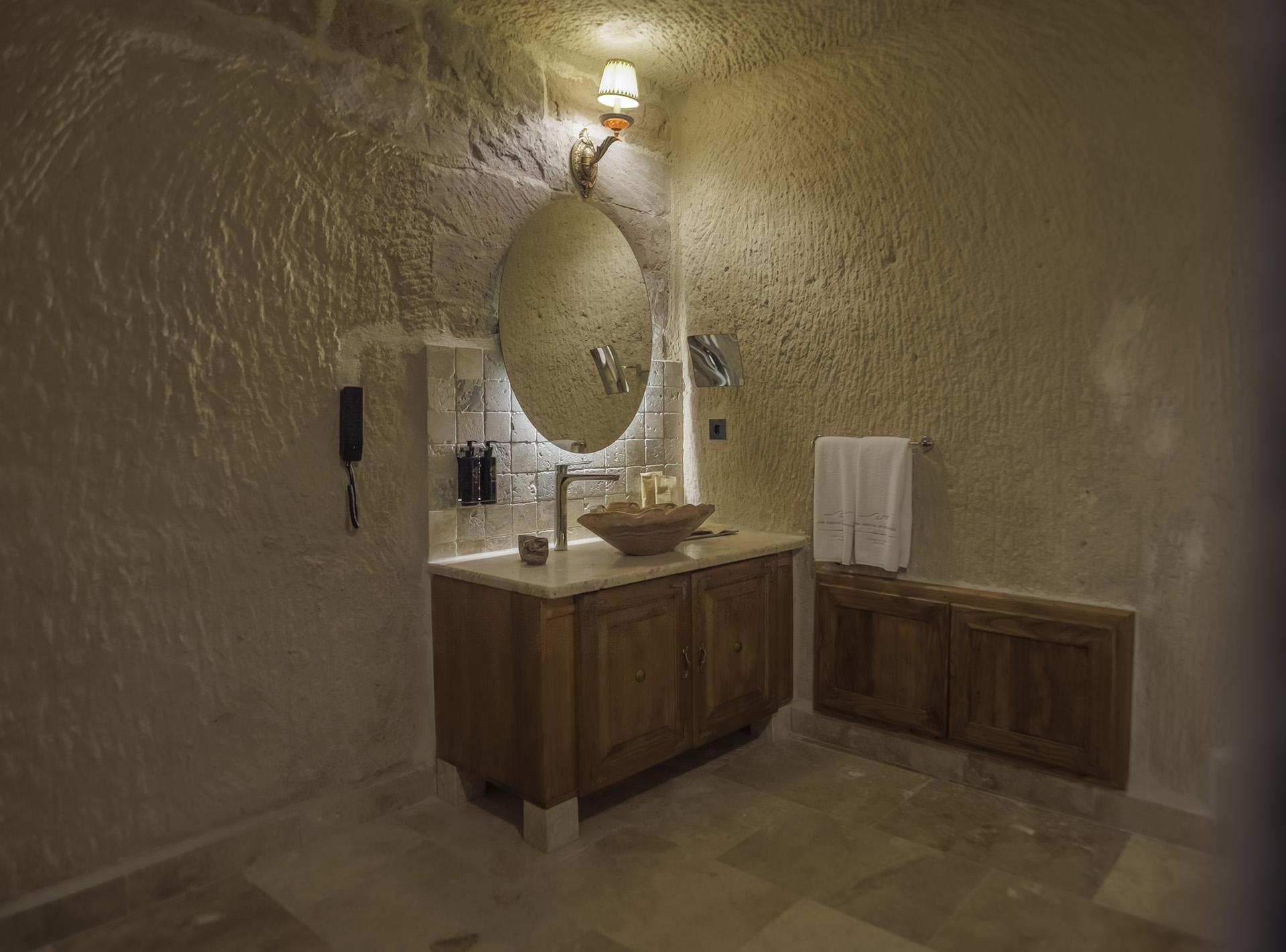 Junior Cave Suite