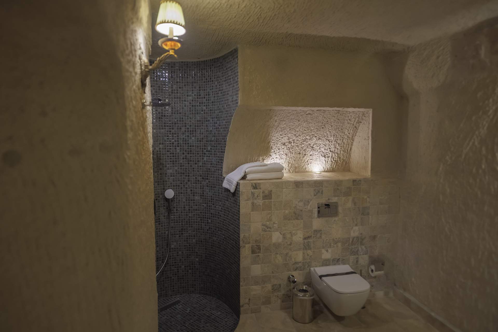 Junior Cave Suite
