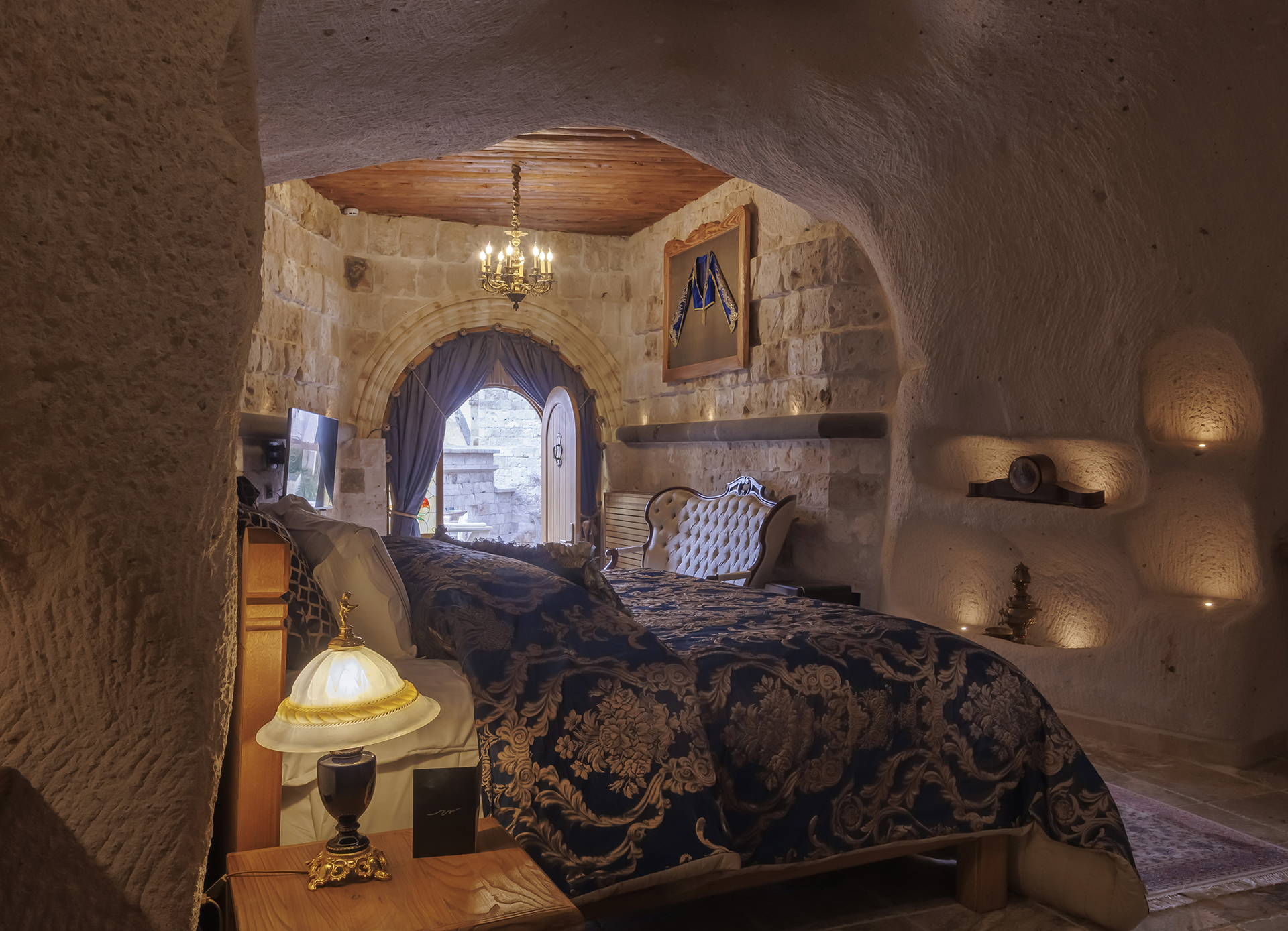 Senior Cave Suite