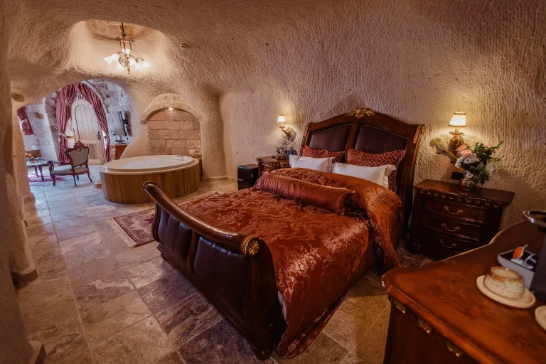 rooms-Junior-Cave-Suites-205-006