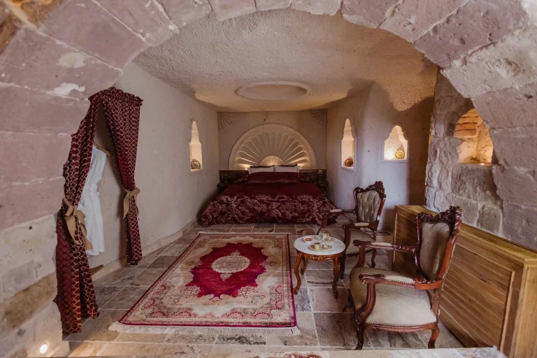 rooms-Royal-Cave-Suites-207-004-01